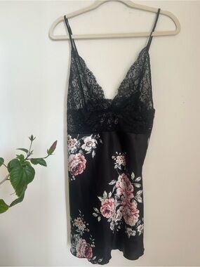 Black Floral Lace Trim Satin Chemise